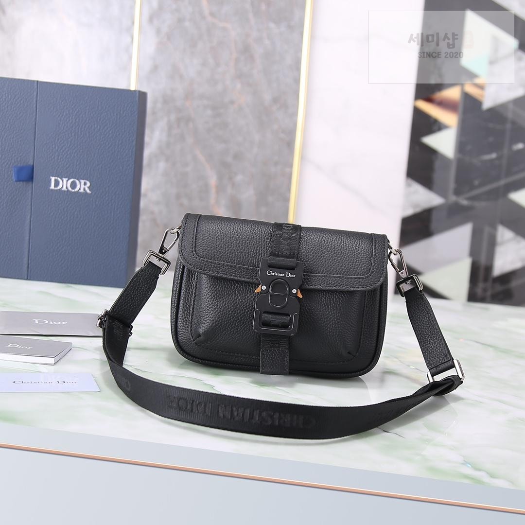 D I O R Dior Mini Hit The Road Bag 6번 이미지