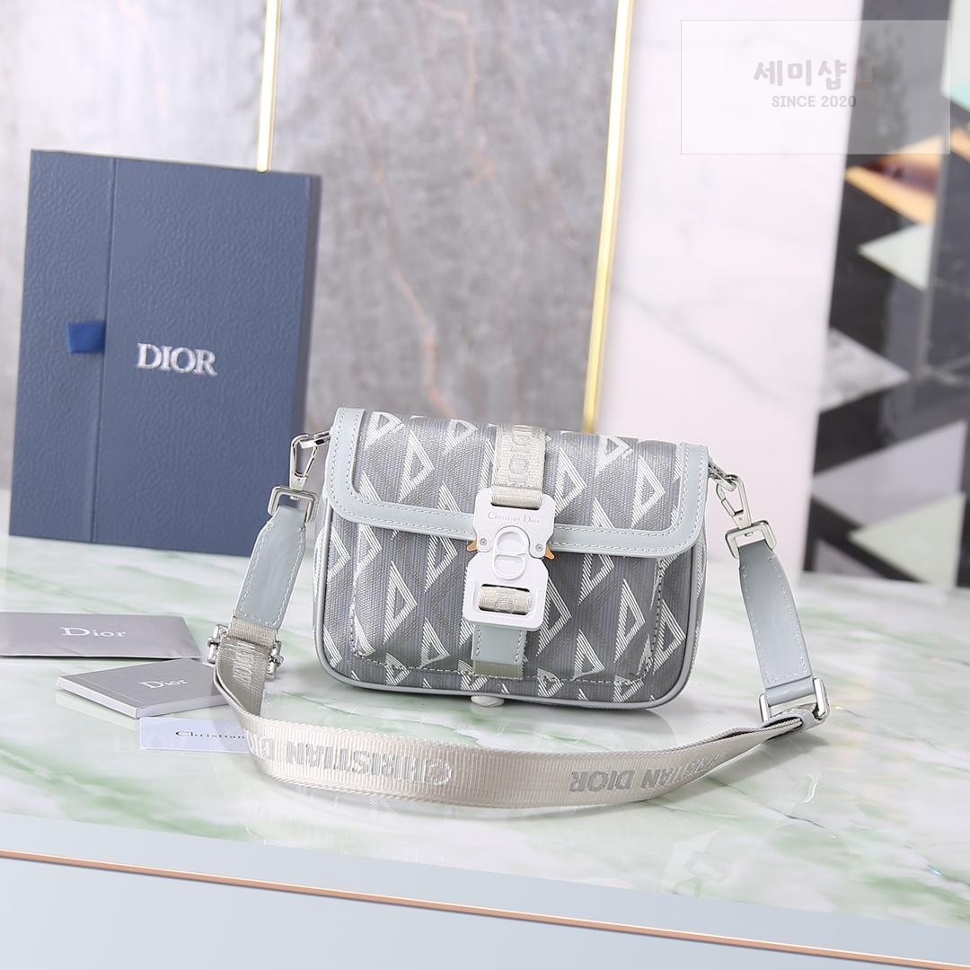 D I O R Dior Mini Hit The Road Bag 14번 이미지