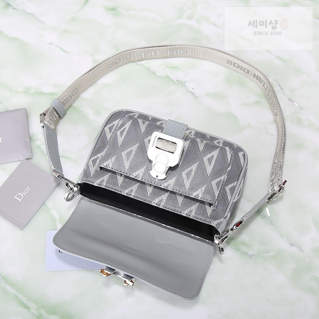 D I O R Dior Mini Hit The Road Bag 19번 이미지