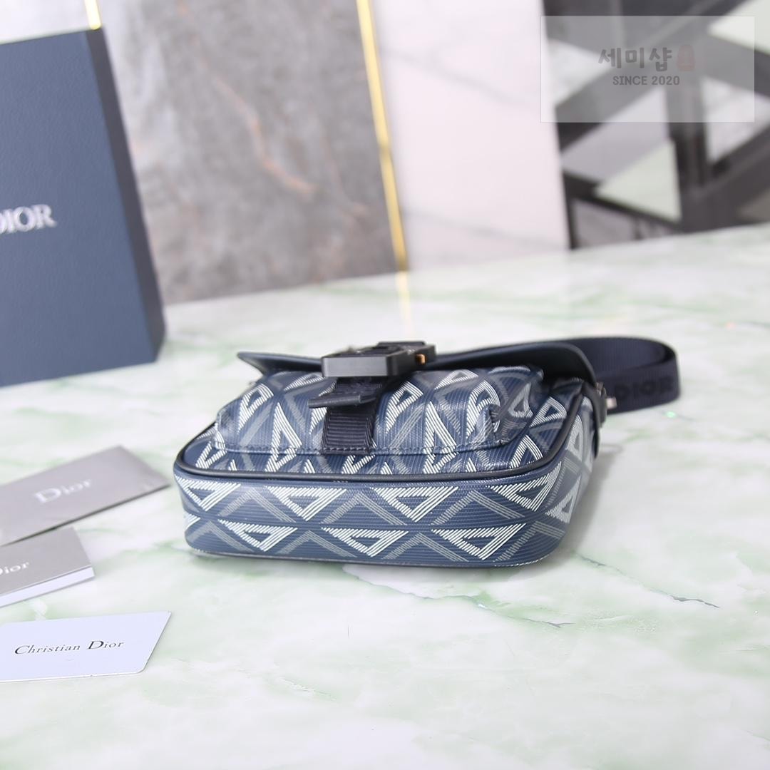 D I O R Dior Mini Hit The Road Bag 32번 이미지