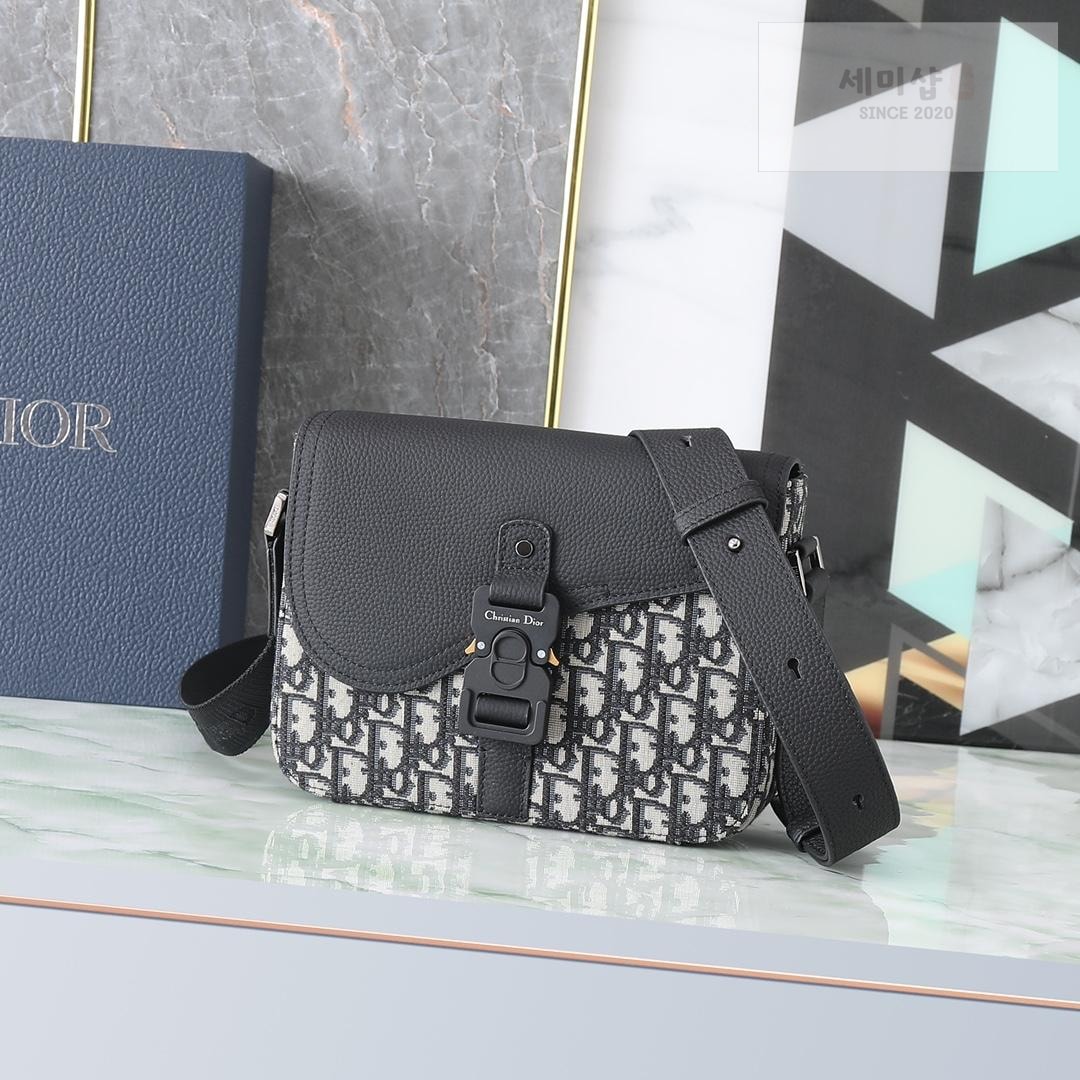 D I O R Dior Saddle Messenger Bag 9번 이미지