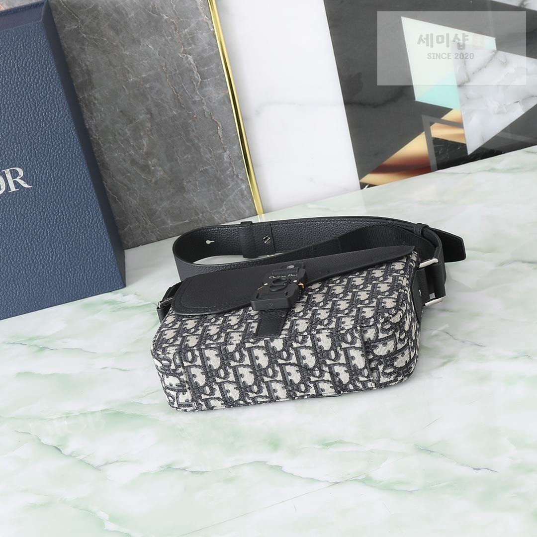 D I O R Dior Saddle Messenger Bag 3번 이미지