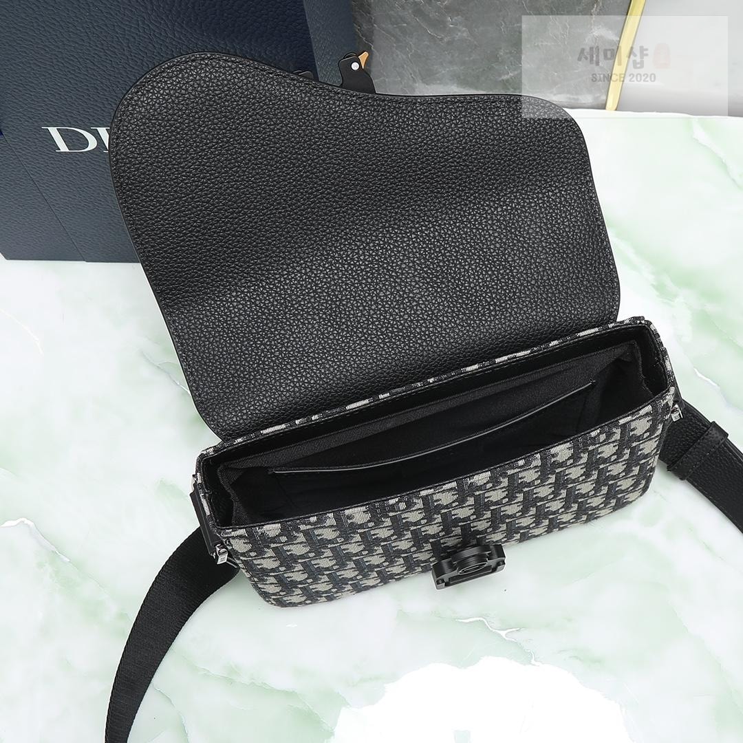 D I O R Dior Saddle Messenger Bag 8번 이미지