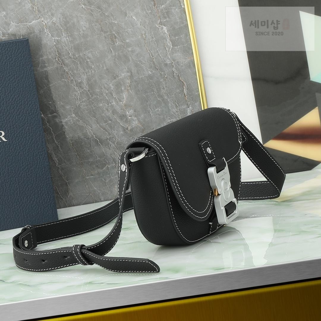 D I O R Dior Saddle Mini Flap Messenger Bag 3번 이미지
