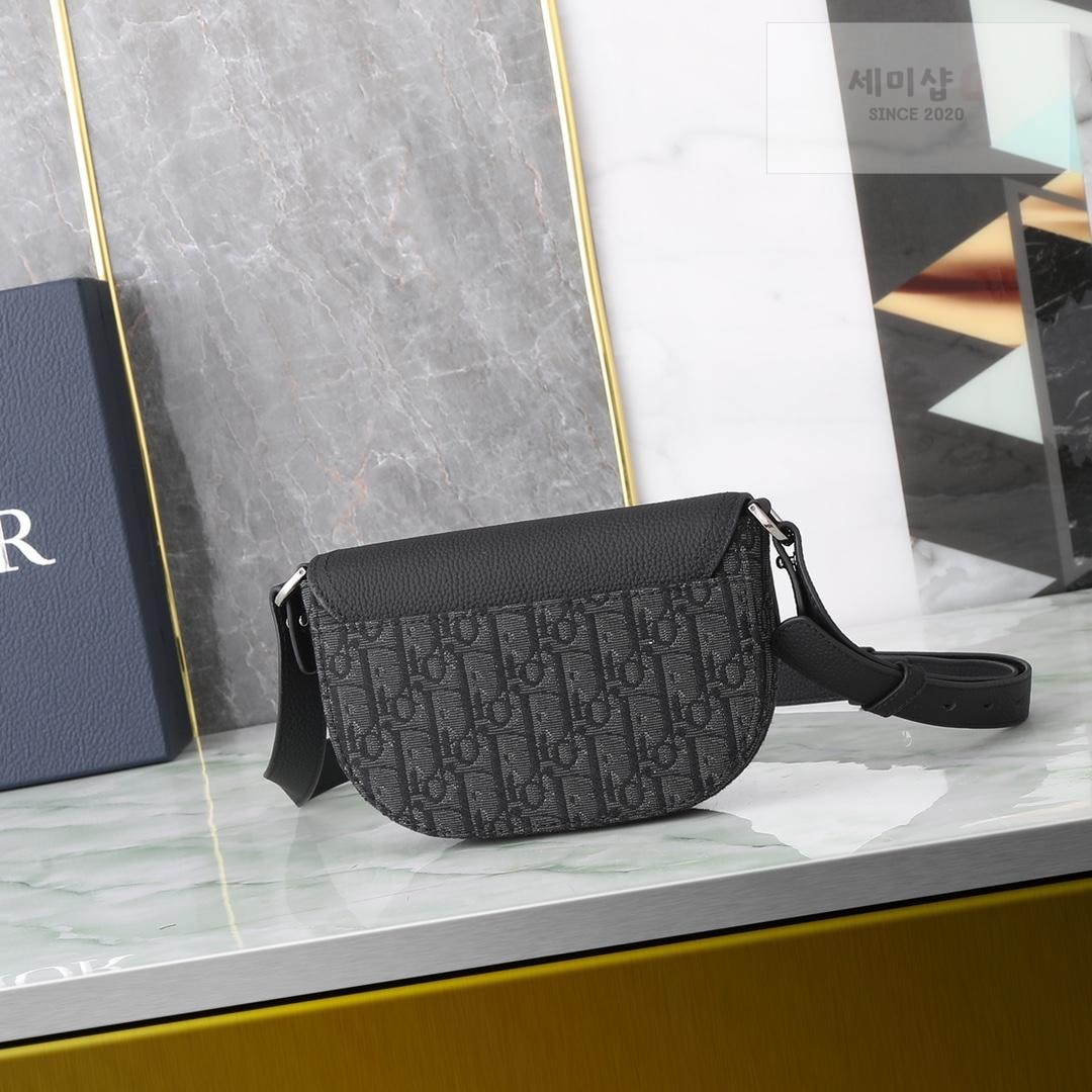 D I O R Dior Saddle Mini Flap Messenger Bag 8번 이미지
