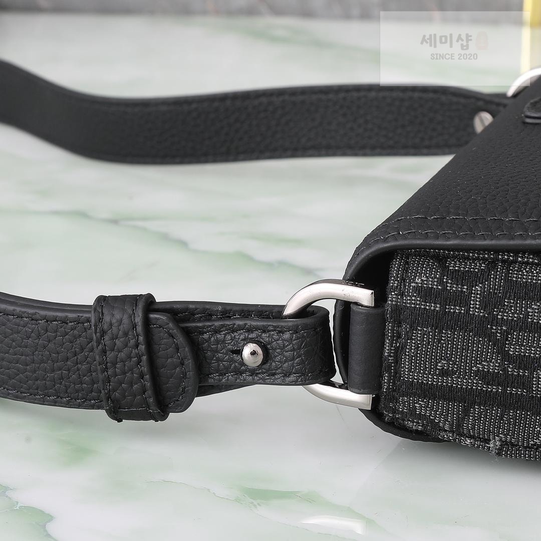 D I O R Dior Saddle Mini Flap Messenger Bag 10번 이미지