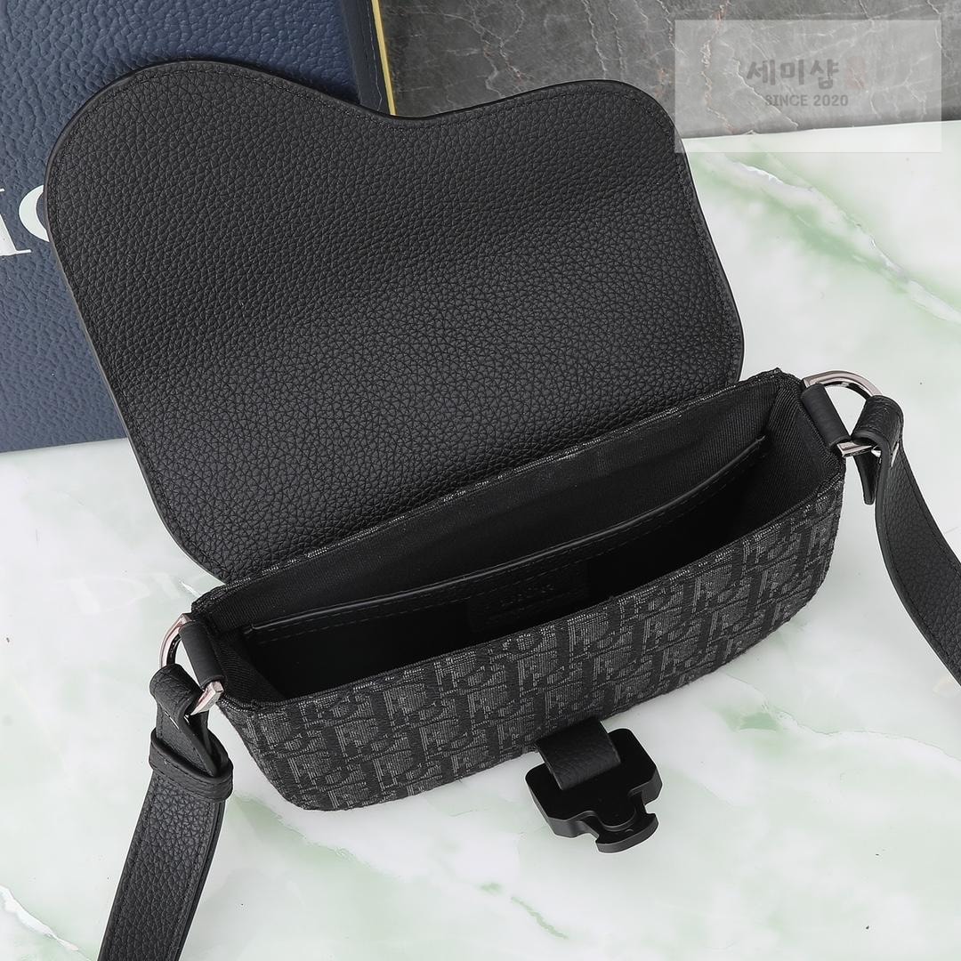 D I O R Dior Saddle Mini Flap Messenger Bag 11번 이미지
