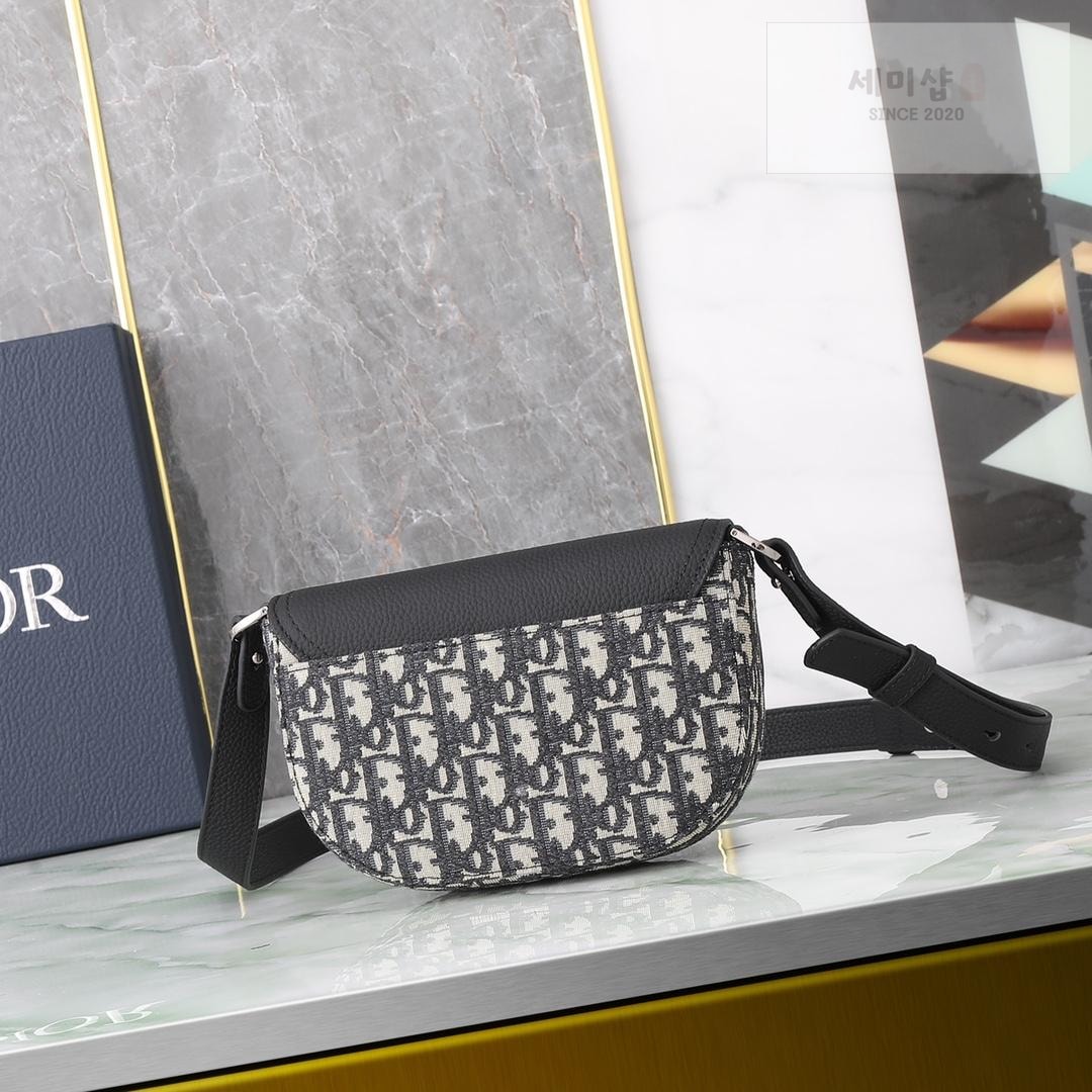 D I O R Dior Saddle Mini Flap Messenger Bag 21번 이미지