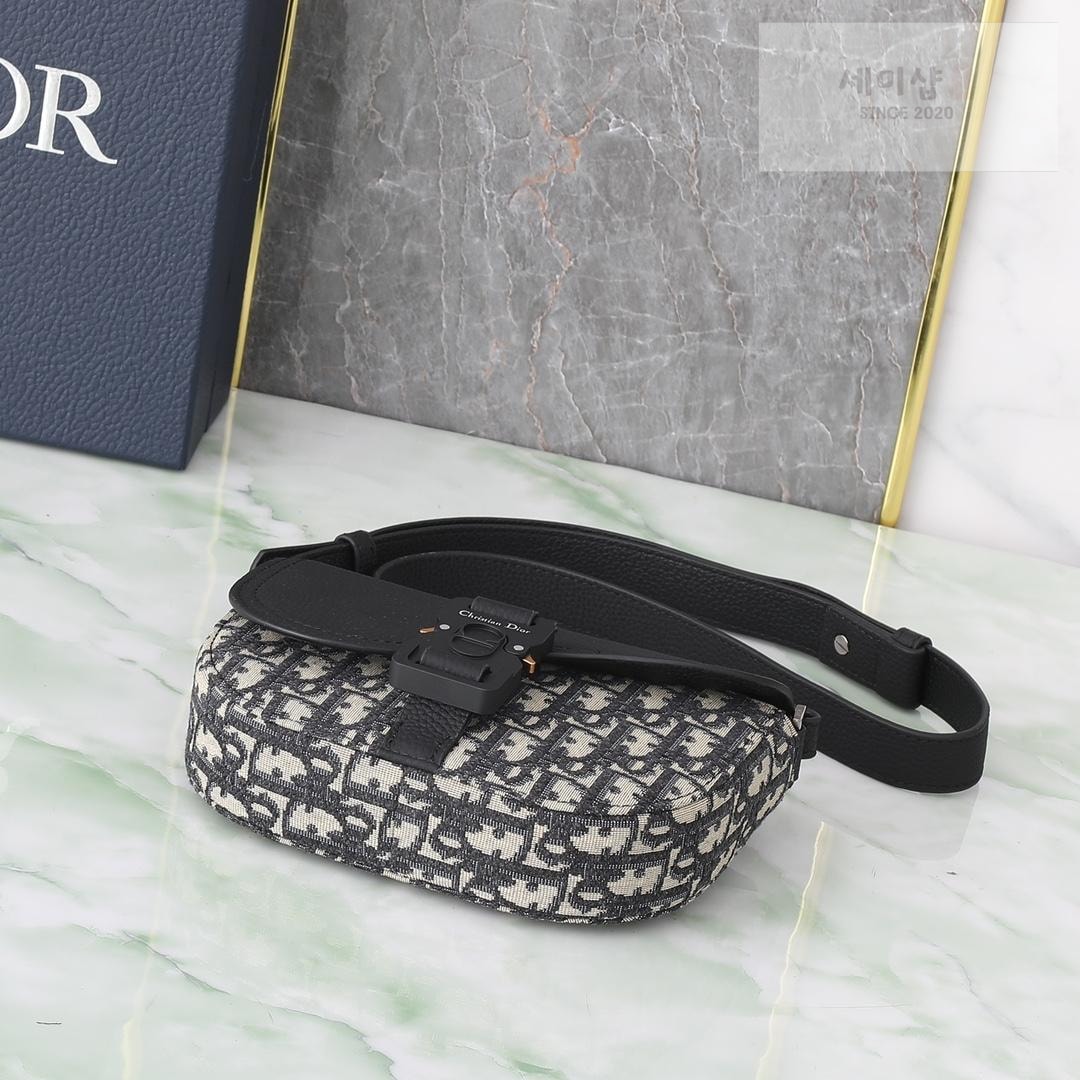 D I O R Dior Saddle Mini Flap Messenger Bag 15번 이미지