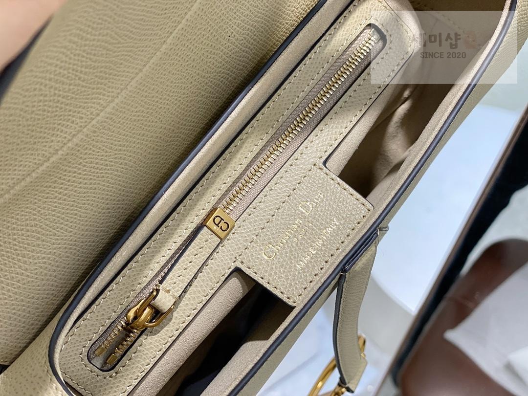 D I O R Dior Saddle With Strap Bag 26번 이미지
