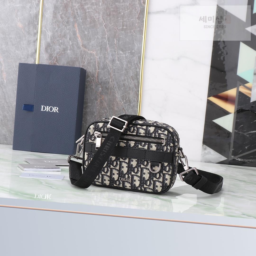 D I O R Dior Safari Bag 1번 이미지