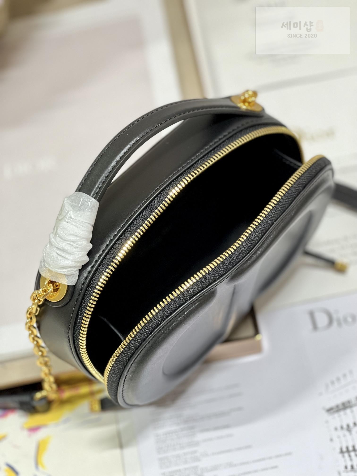 D I O R Dior Signature Oval Camera Bag 5번 이미지