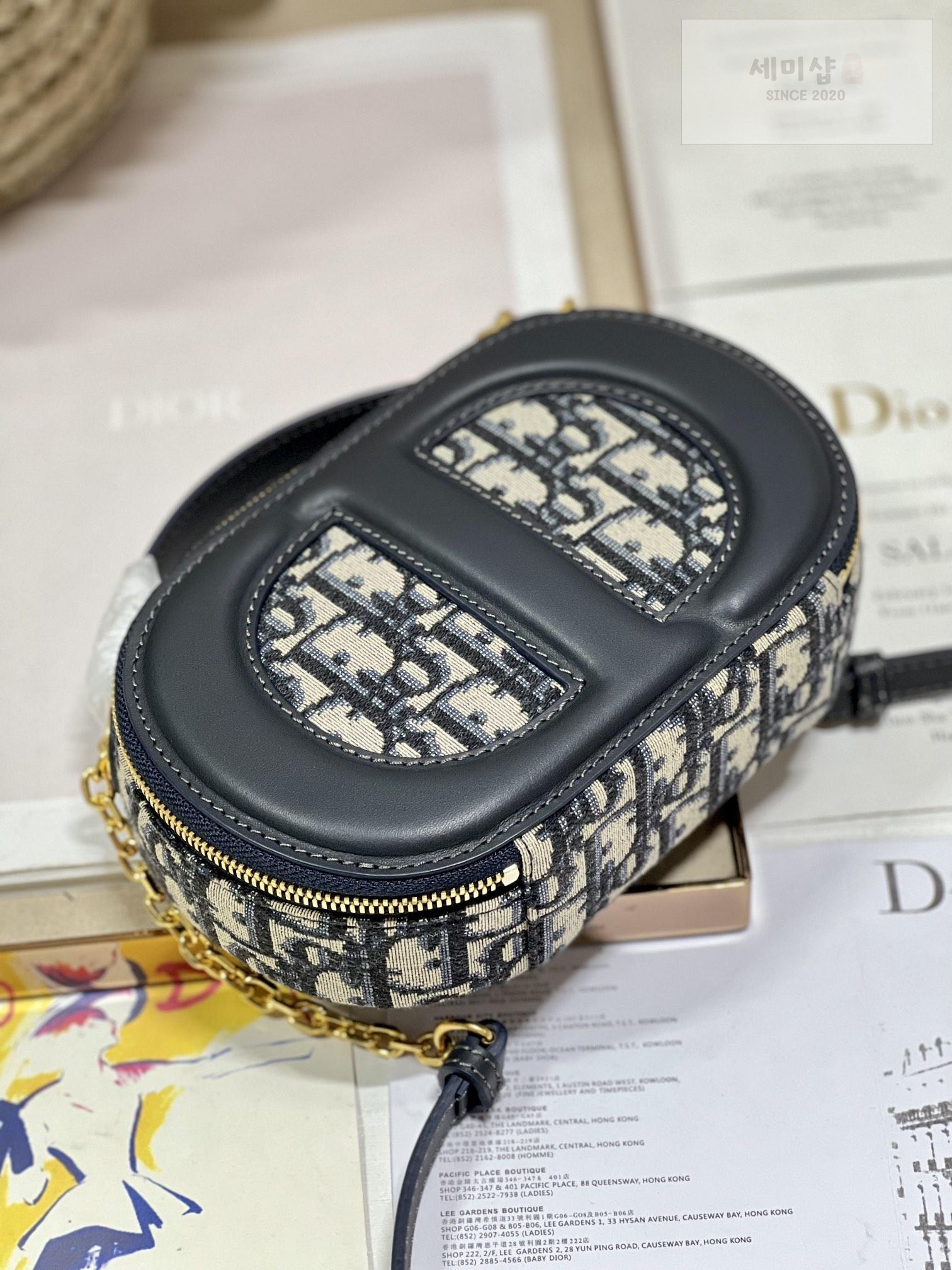 D I O R Dior Signature Oval Camera Bag 24번 이미지