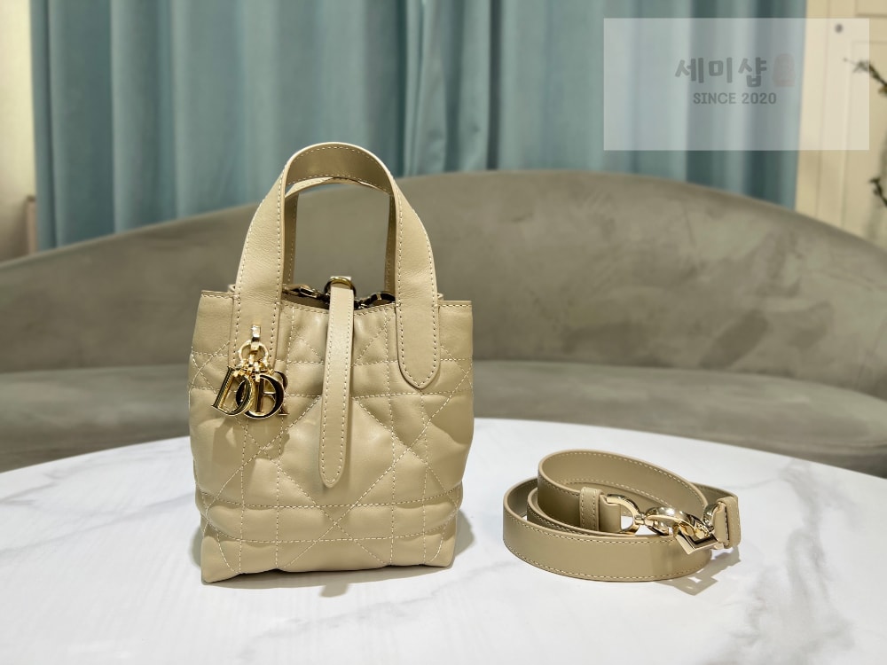D I O R Dior Toujours Nano Bag 8번 이미지