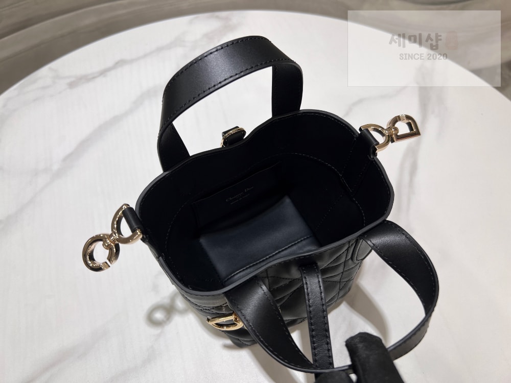 D I O R Dior Toujours Nano Bag 8번 이미지