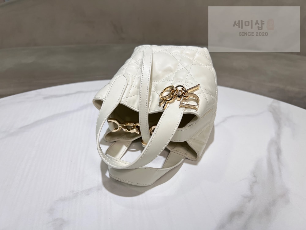 D I O R Dior Toujours Nano Bag 3번 이미지