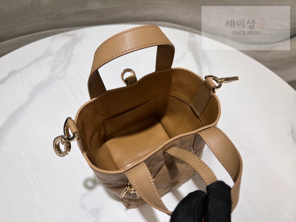 D I O R Dior Toujours Nano Bag 8번 이미지