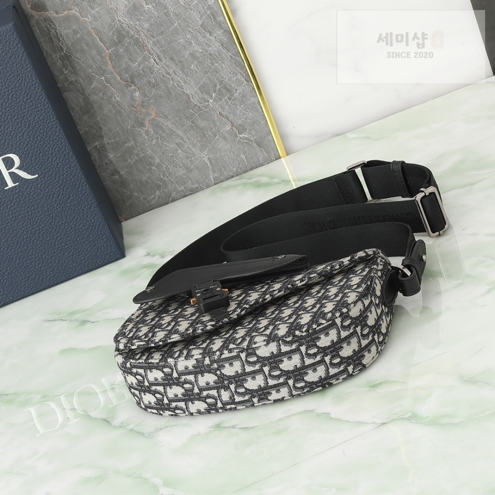 D I O R Saddle Strapback Bag 4번 이미지
