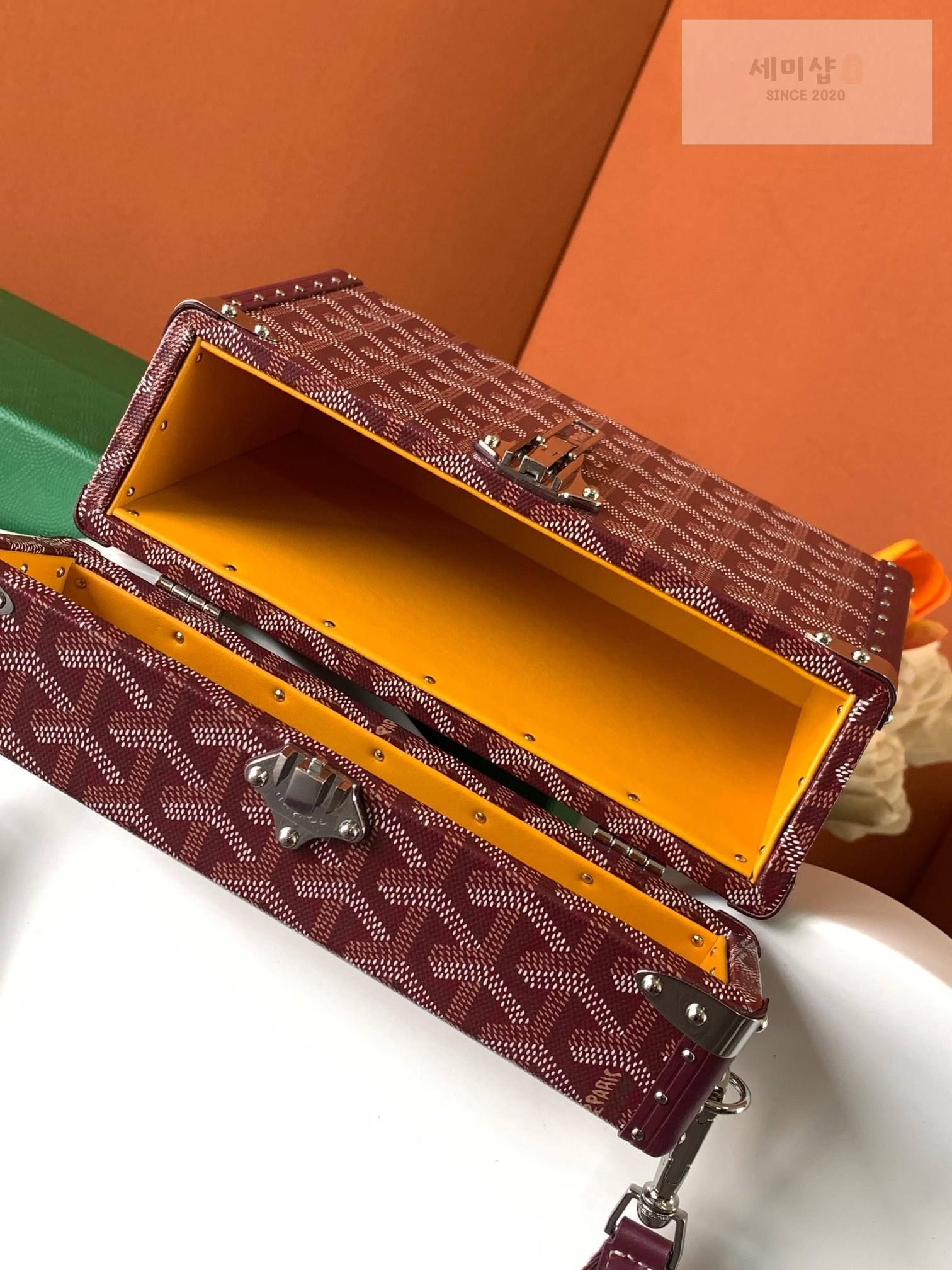 G O Y A R D Goyard Cassette Trunk Bag 42번 이미지