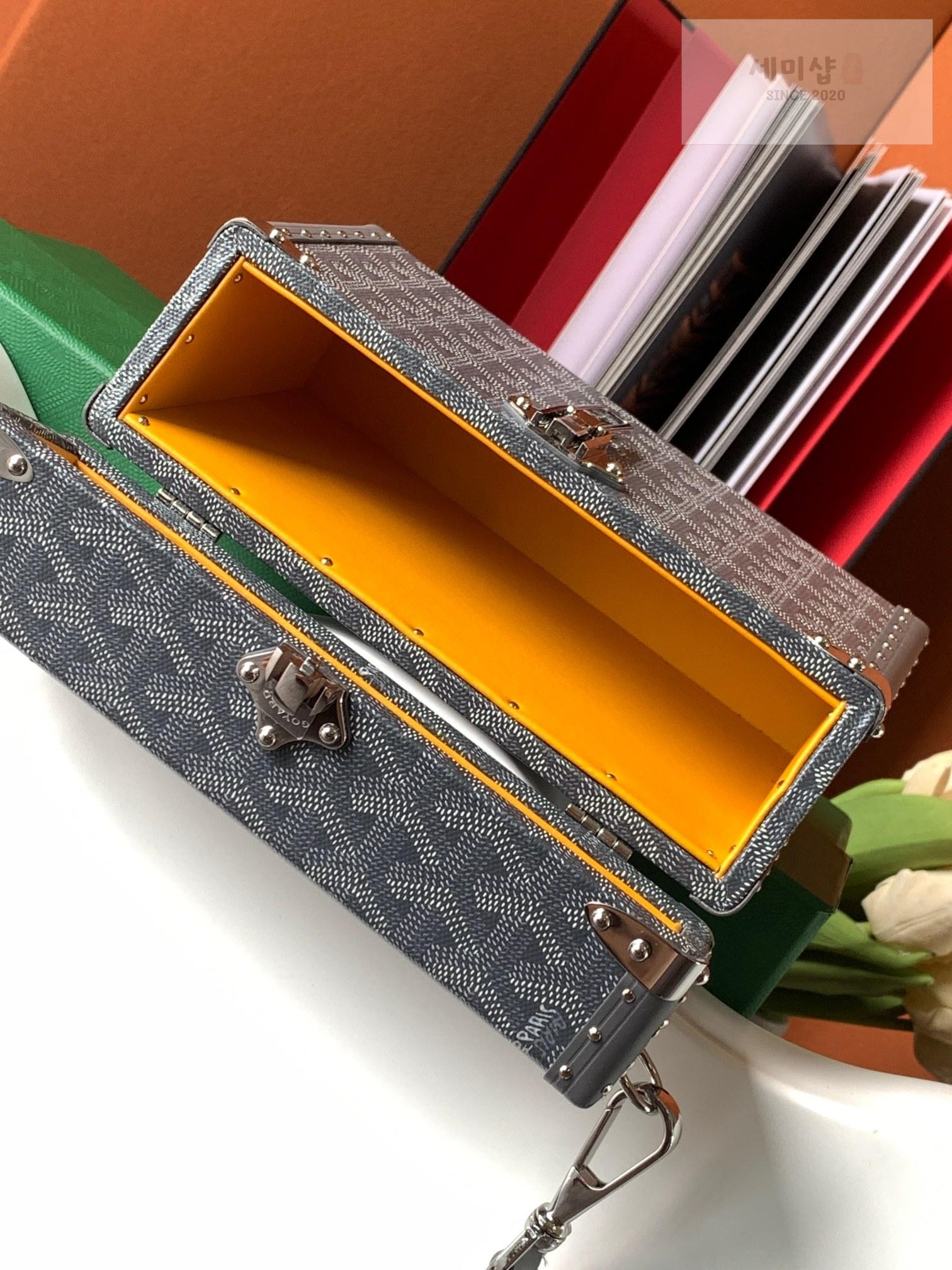 G O Y A R D Goyard Cassette Trunk Bag 88번 이미지