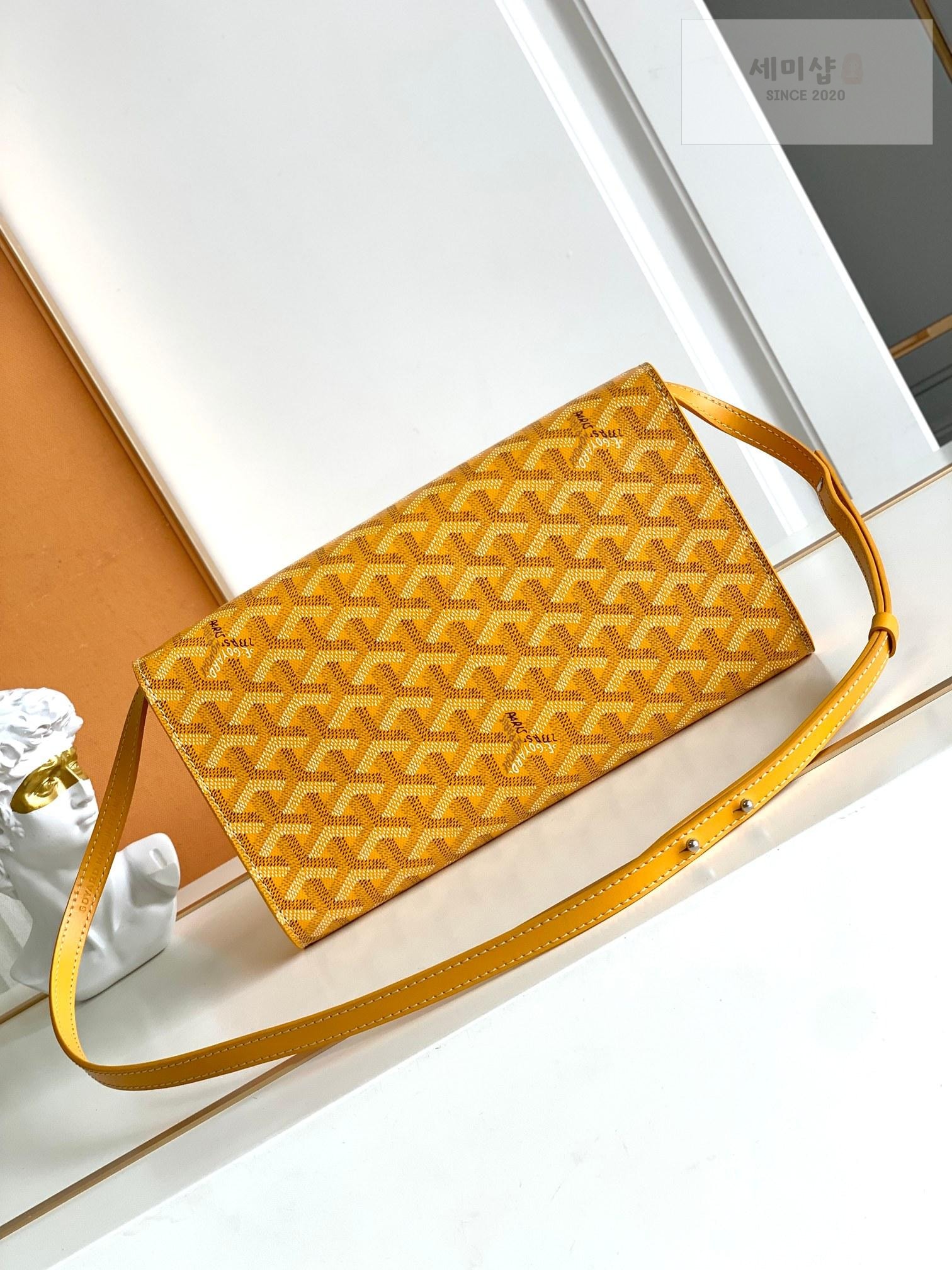 G O Y A R D Goyard Monte Carlo Clutch PM Bag 29번 이미지