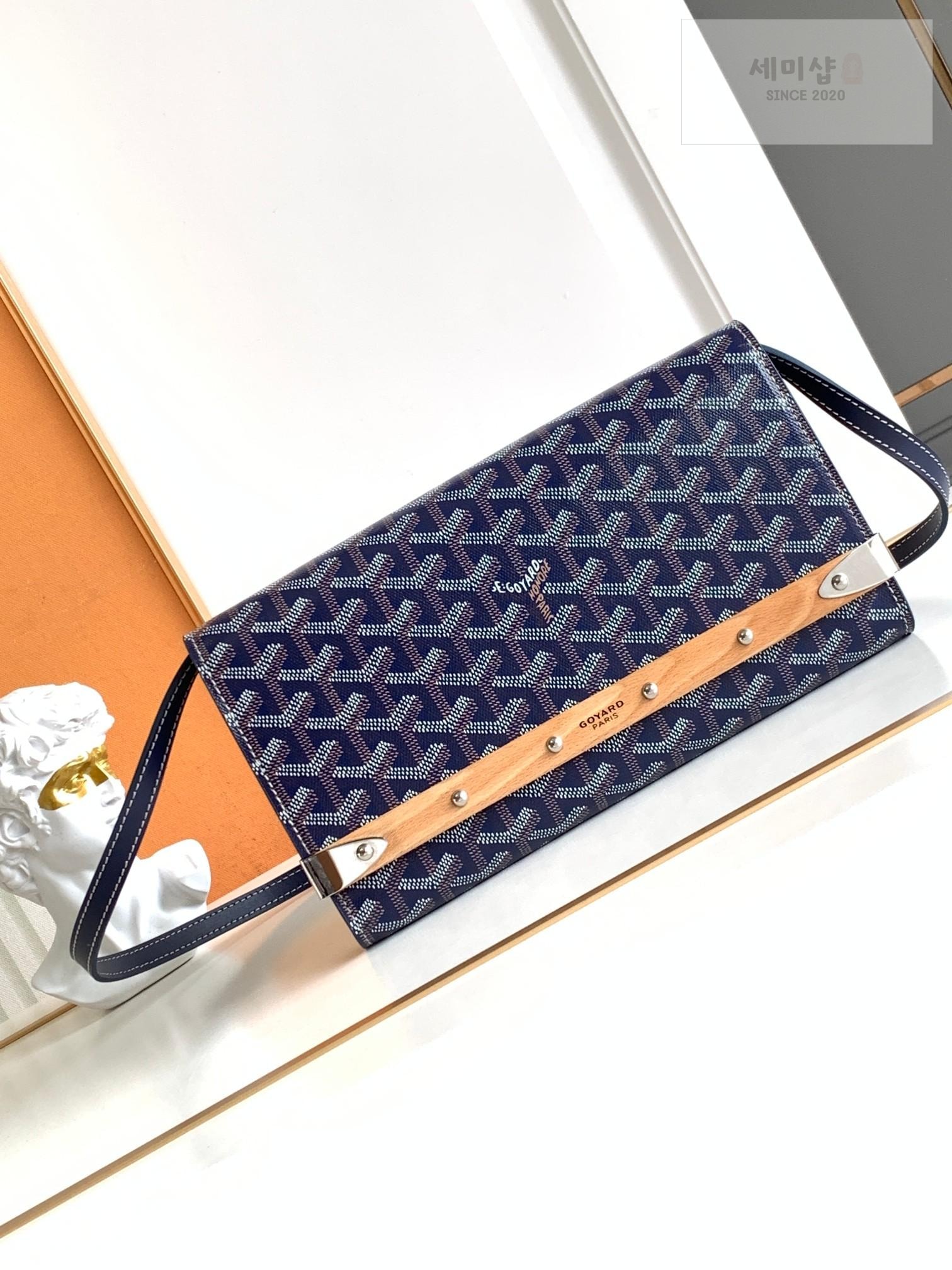 G O Y A R D Goyard Monte Carlo Clutch PM Bag 35번 이미지