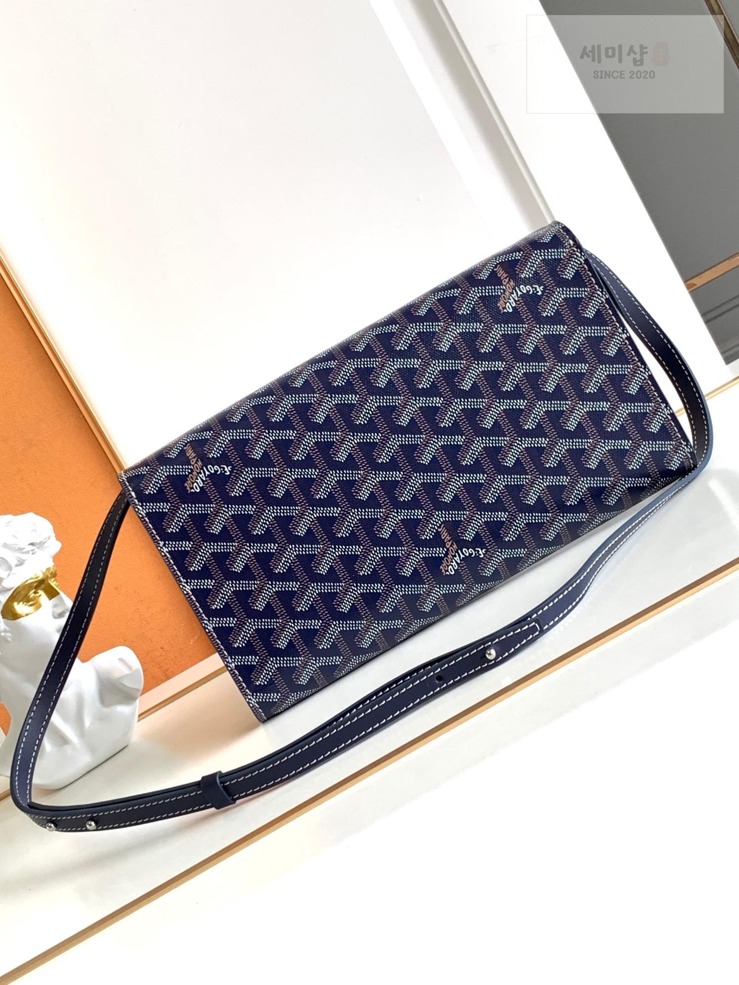 G O Y A R D Goyard Monte Carlo Clutch PM Bag 36번 이미지