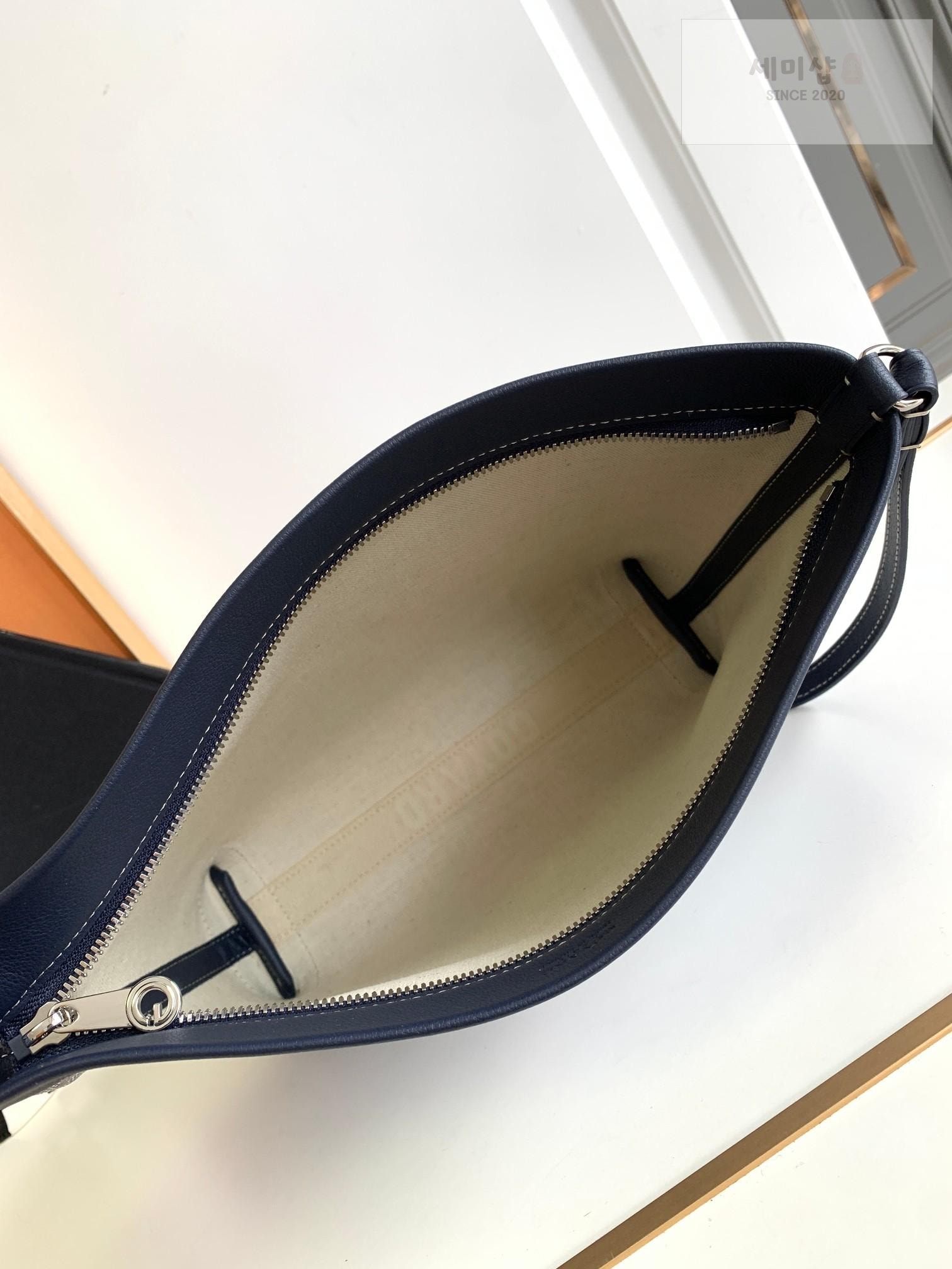 G O Y A R D Goyard Pochette Conti Bag 49번 이미지