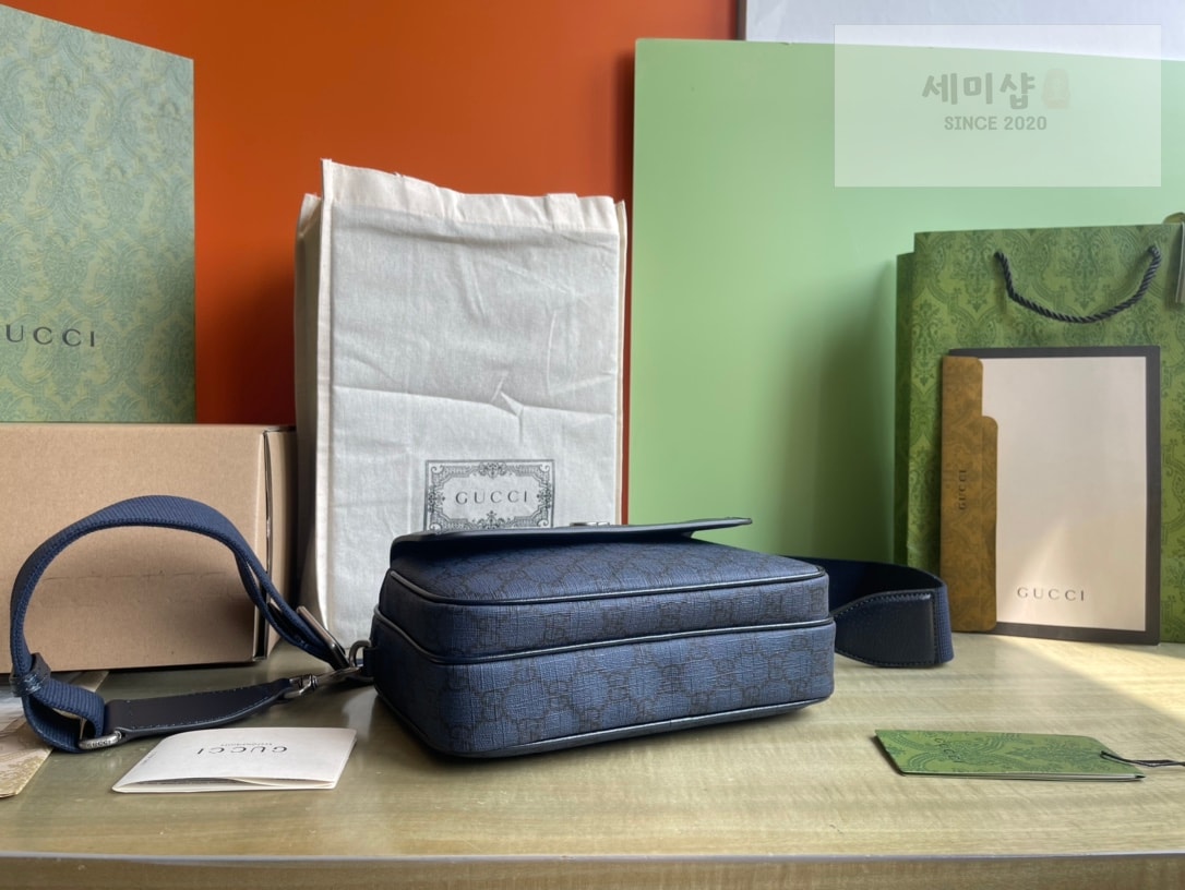 Gucci 구찌 GG 수프림 미디엄 메신저백 블랙 그레이 캔버스 Bag 4번 이미지