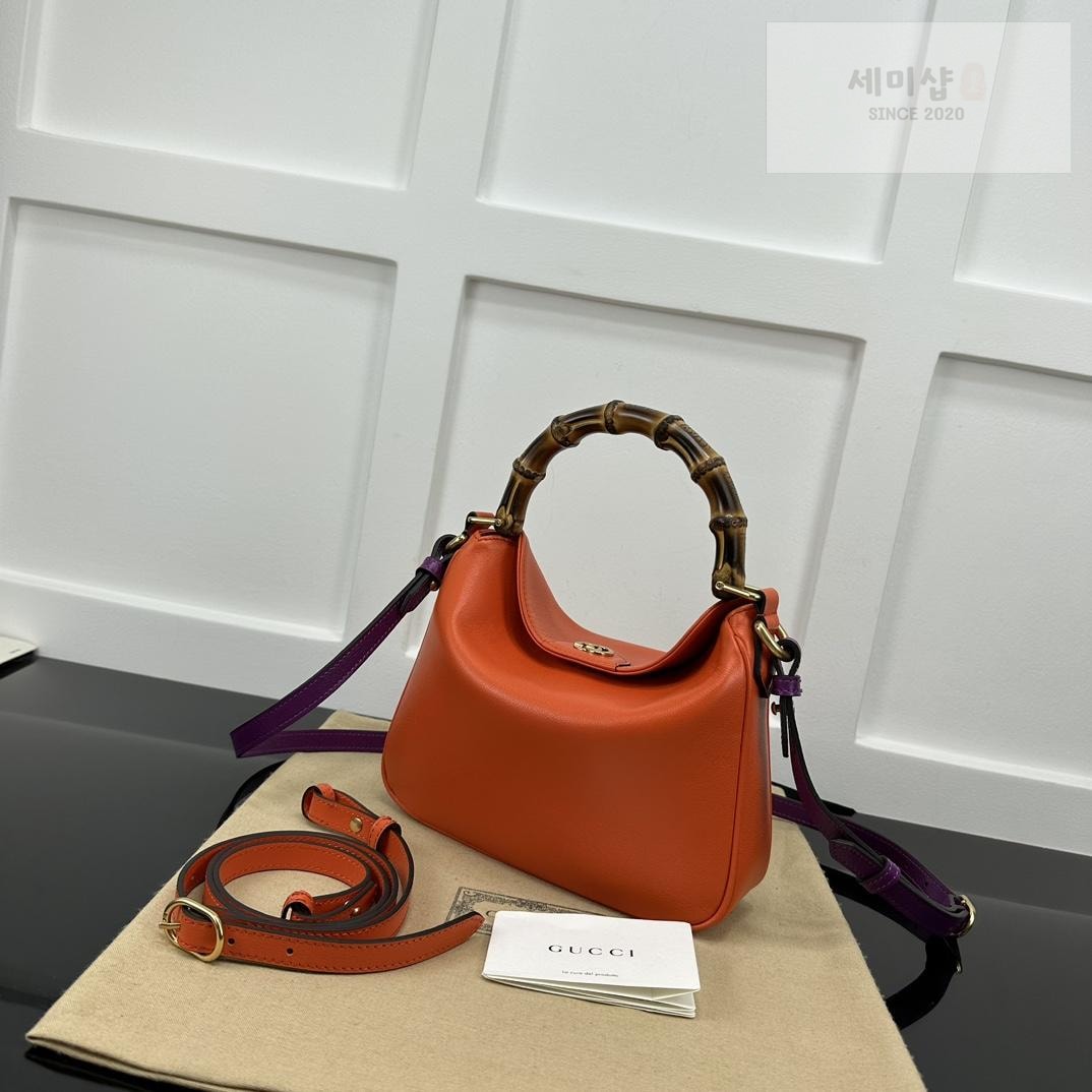 Gucci Gucci Diana Shoulder Bag 32번 이미지