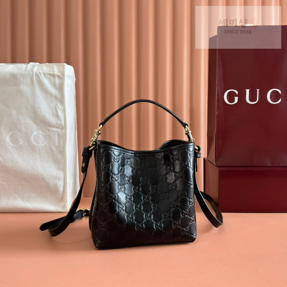 Gucci Gucci GG Emblem Bucket Bag 2번 이미지