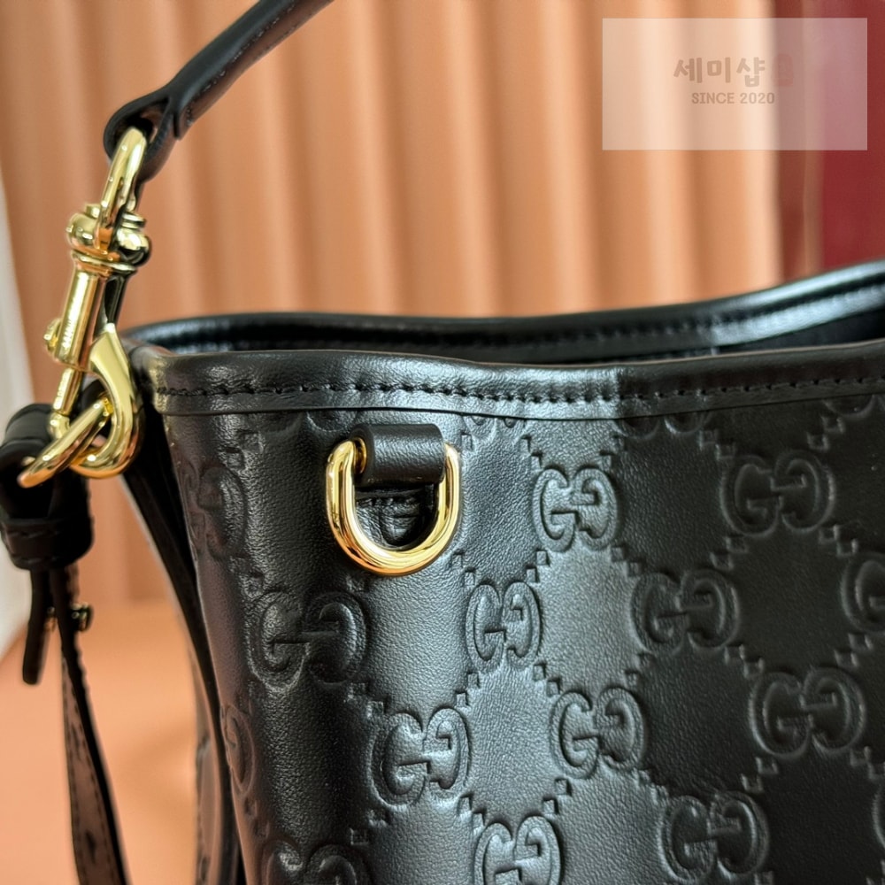 Gucci Gucci GG Emblem Bucket Bag 6번 이미지
