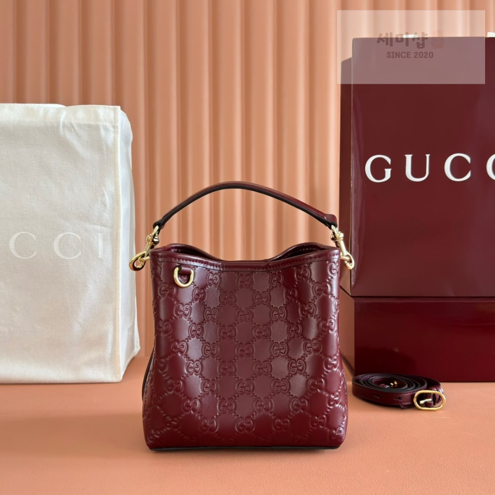Gucci Gucci GG Emblem Bucket Bag 1번 이미지