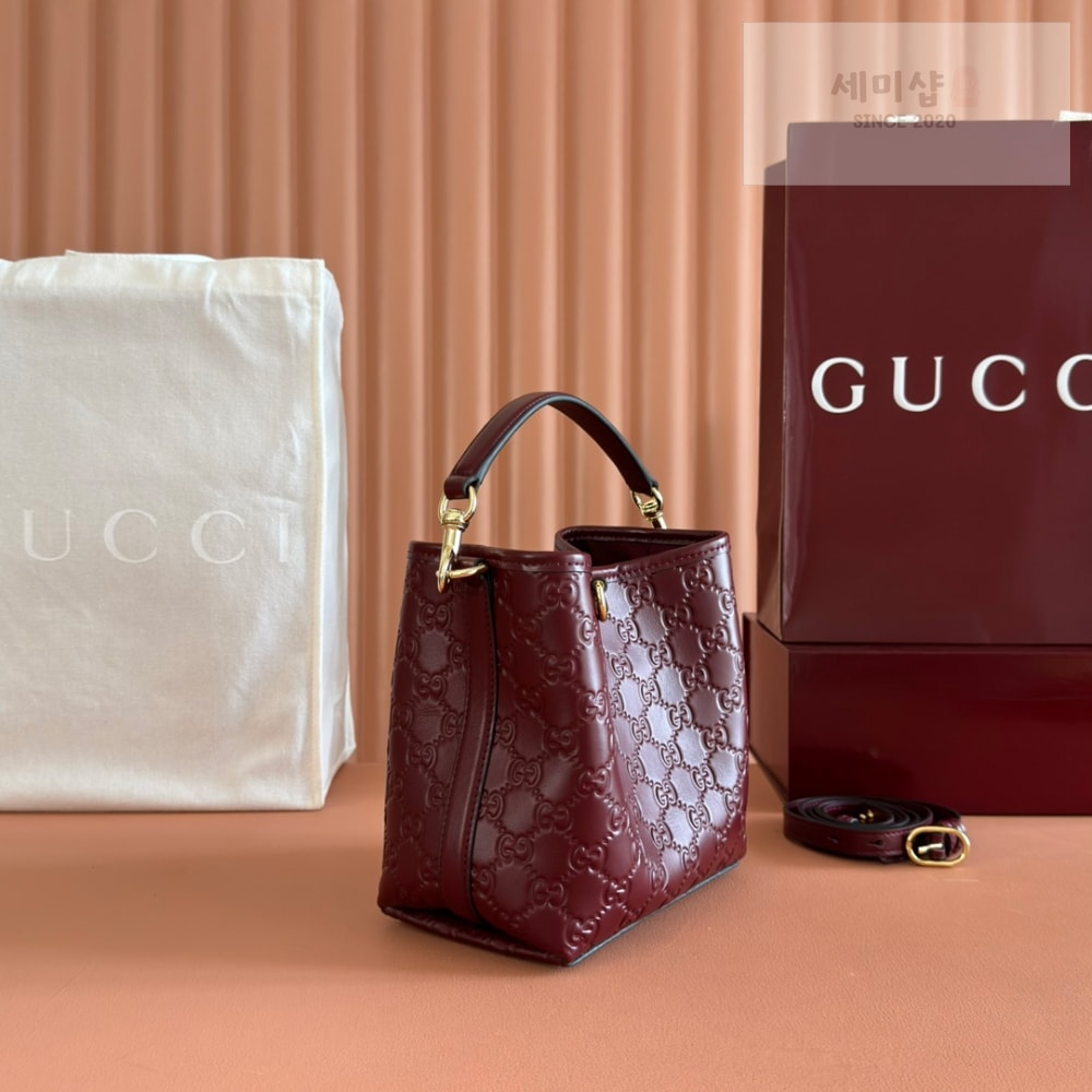 Gucci Gucci GG Emblem Bucket Bag 3번 이미지