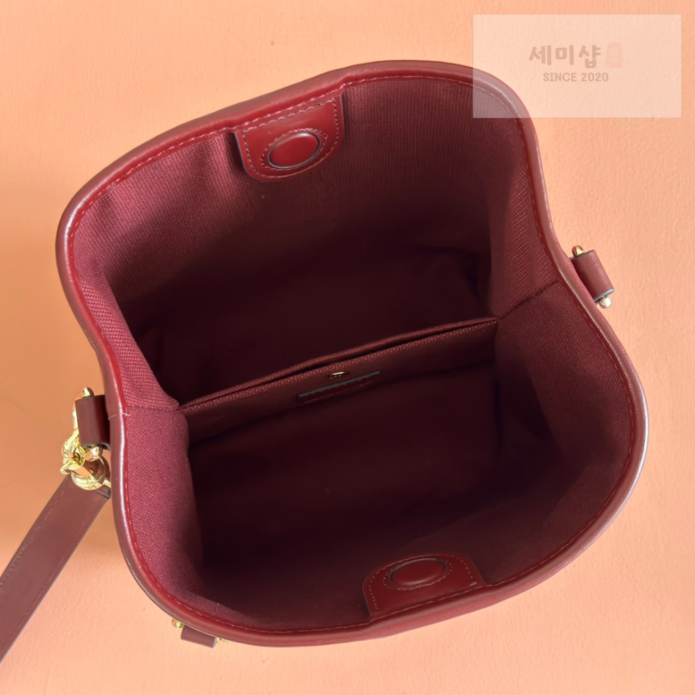 Gucci Gucci GG Emblem Bucket Bag 8번 이미지