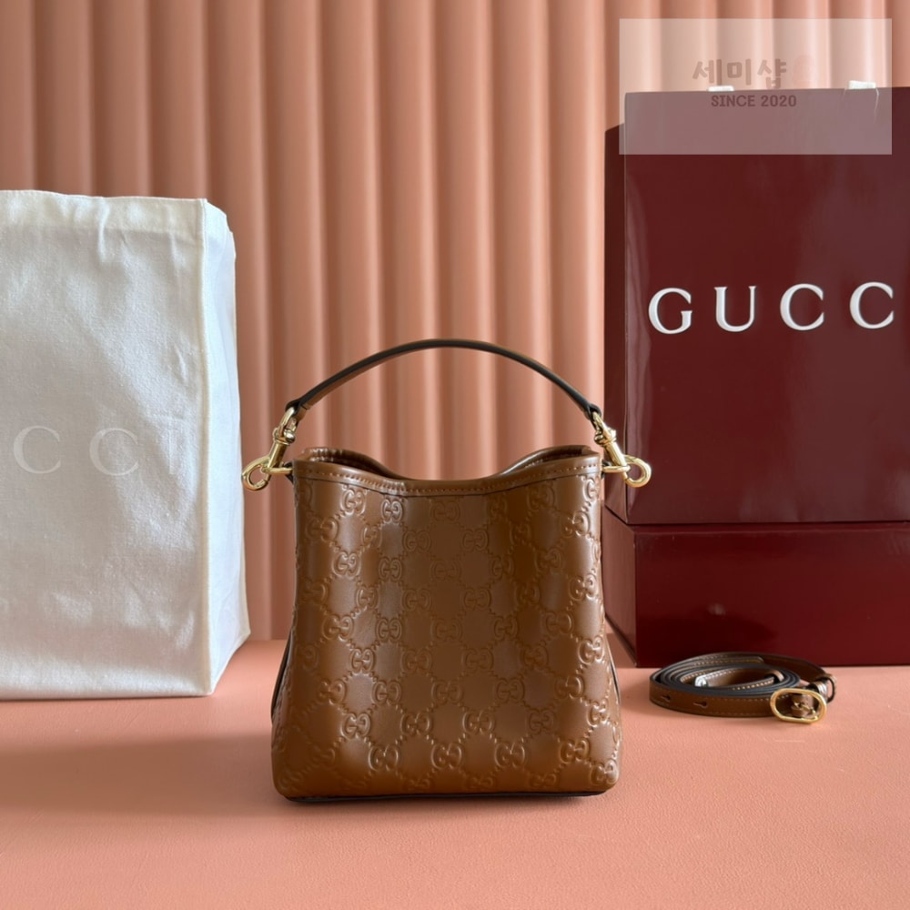 Gucci Gucci GG Emblem Bucket Bag 2번 이미지