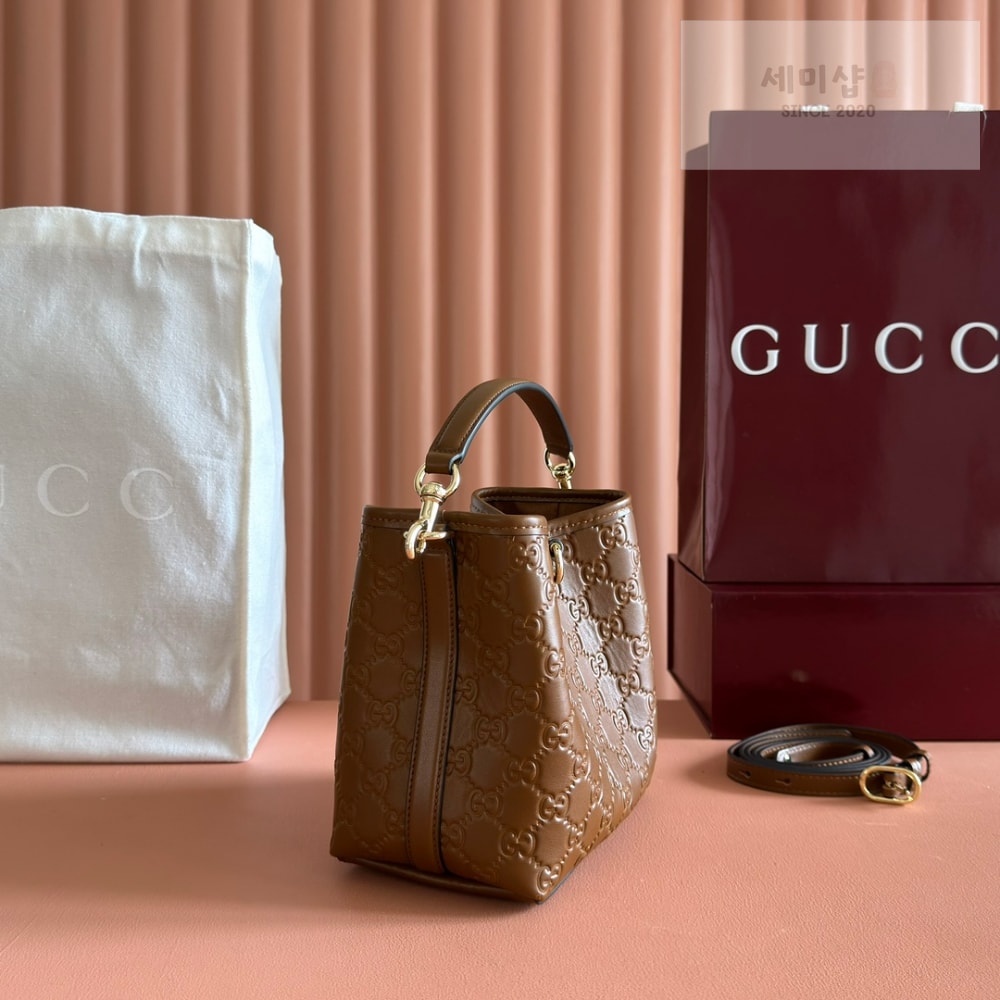 Gucci Gucci GG Emblem Bucket Bag 3번 이미지