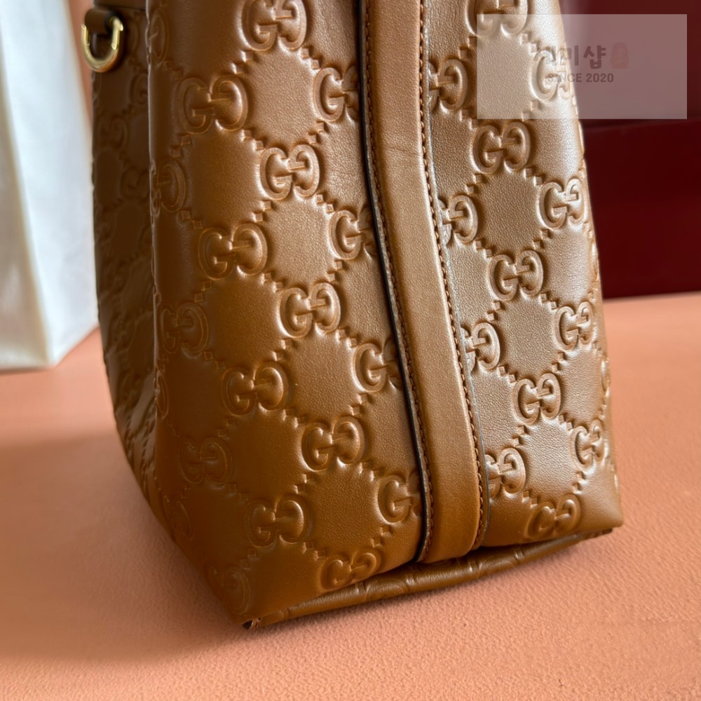 Gucci Gucci GG Emblem Bucket Bag 8번 이미지