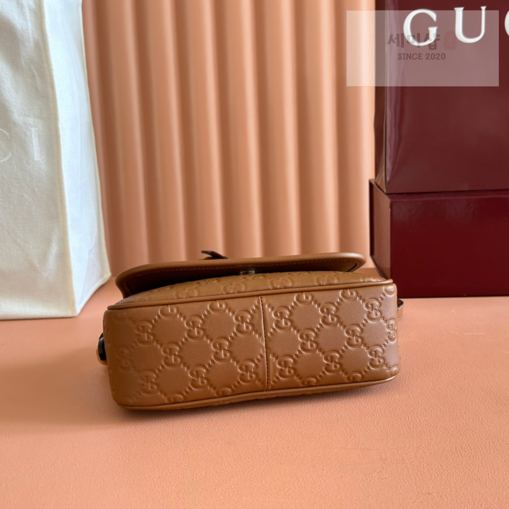 Gucci Gucci GG Emblem Shoulder Bag 17번 이미지