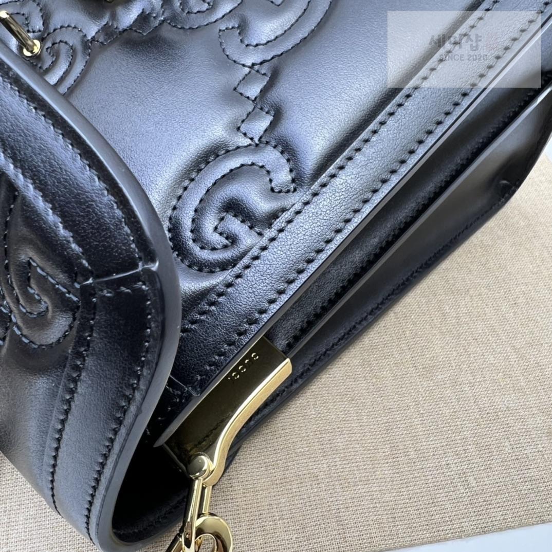 Gucci Gucci GG Matelasse Leather Bag 28번 이미지