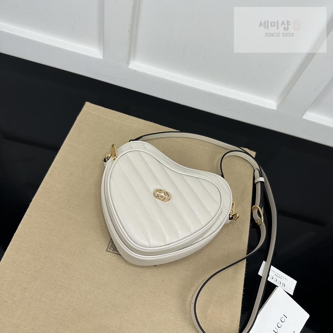 Gucci Gucci Interlocking GG Mini Heart Shoulder Bag 18번 이미지