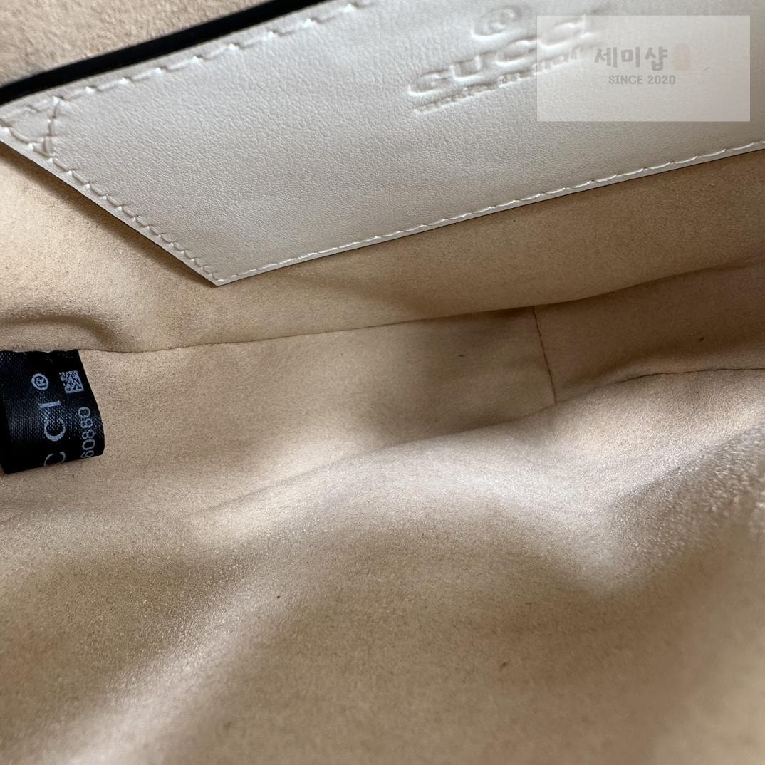 Gucci Gucci Interlocking GG Mini Heart Shoulder Bag 19번 이미지