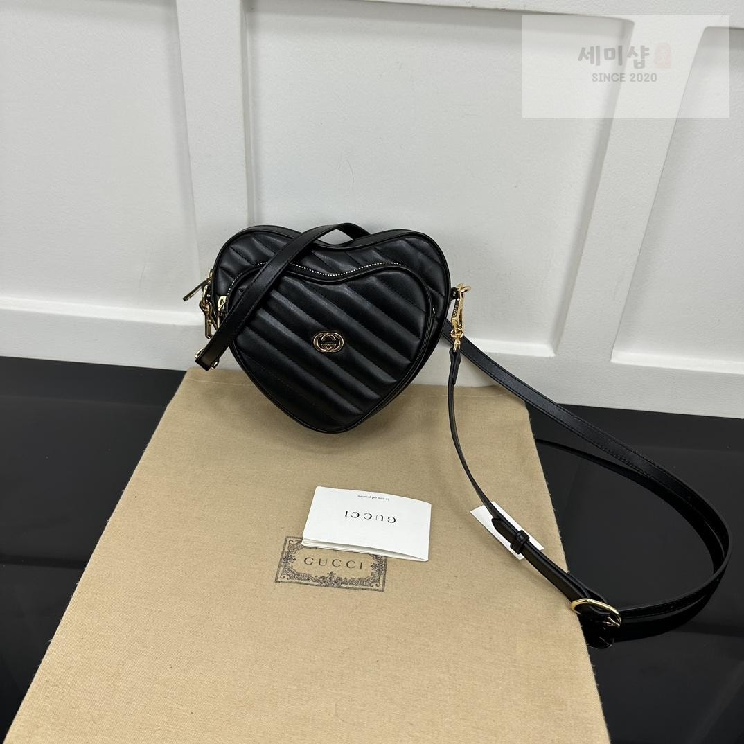 Gucci Gucci Interlocking GG Mini Heart Shoulder Bag 12번 이미지