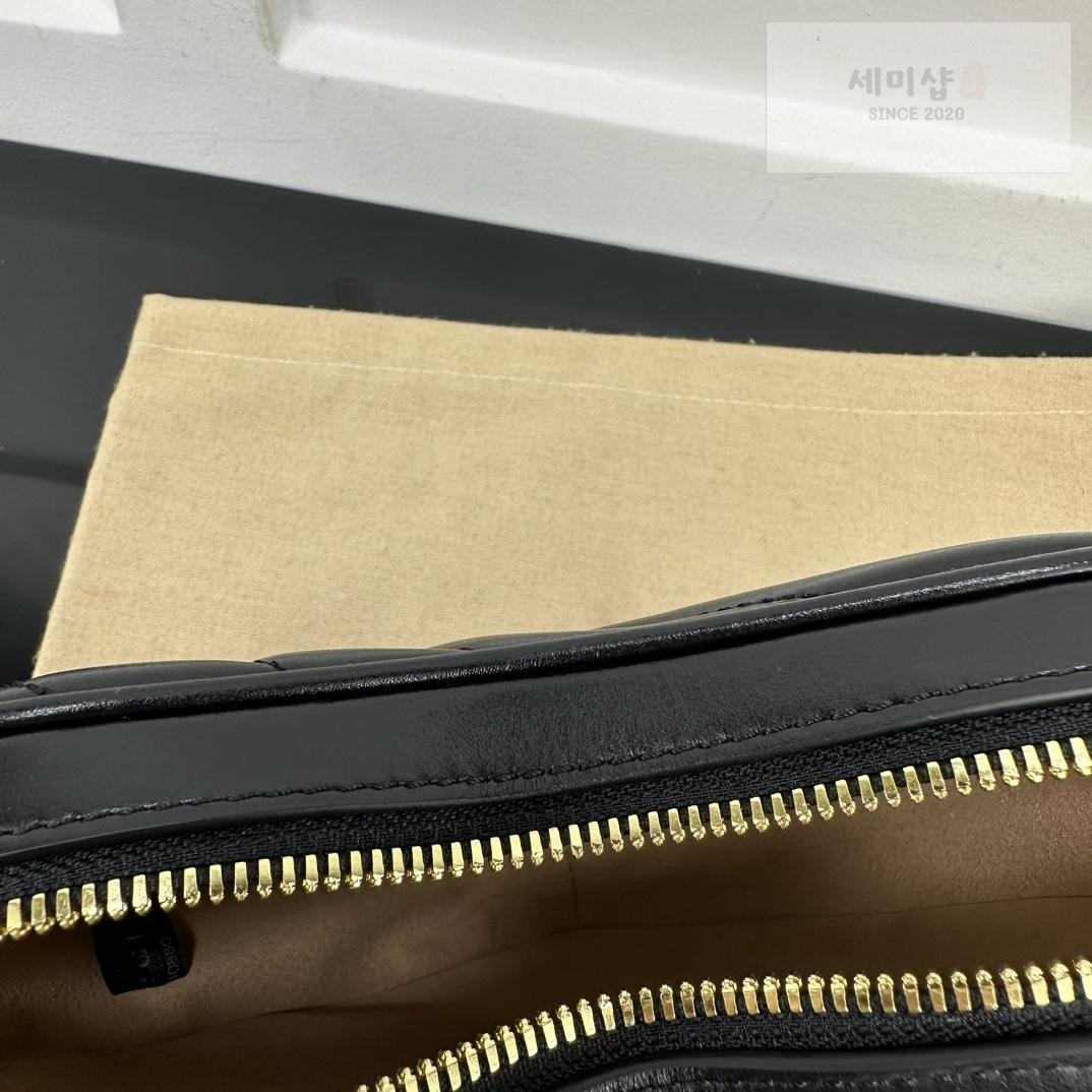 Gucci Gucci Interlocking GG Mini Heart Shoulder Bag 16번 이미지