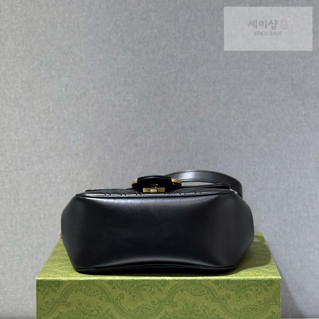 Gucci Gucci Marmont Matelasse Mini Bag 9번 이미지