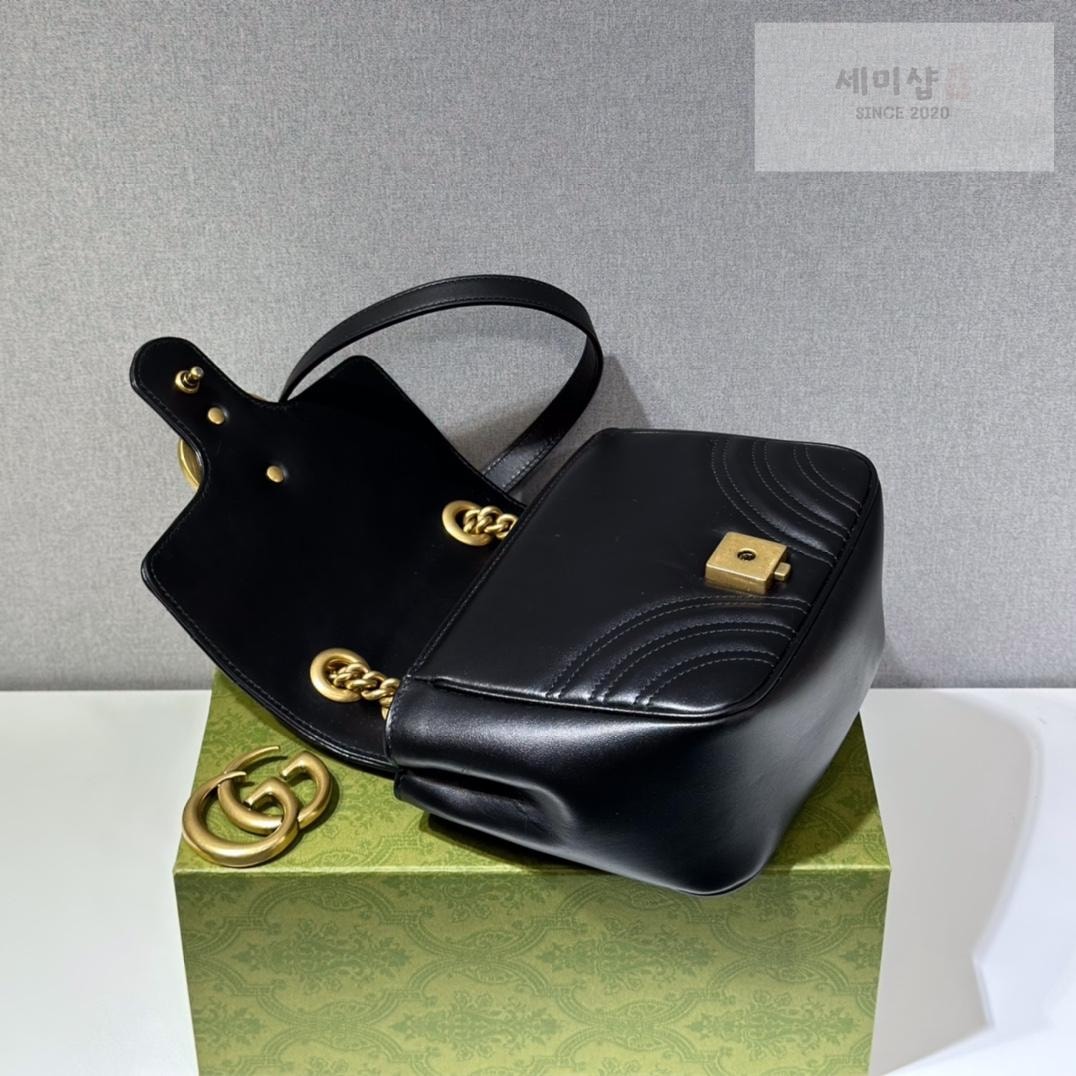 Gucci Gucci Marmont Matelasse Mini Bag 12번 이미지