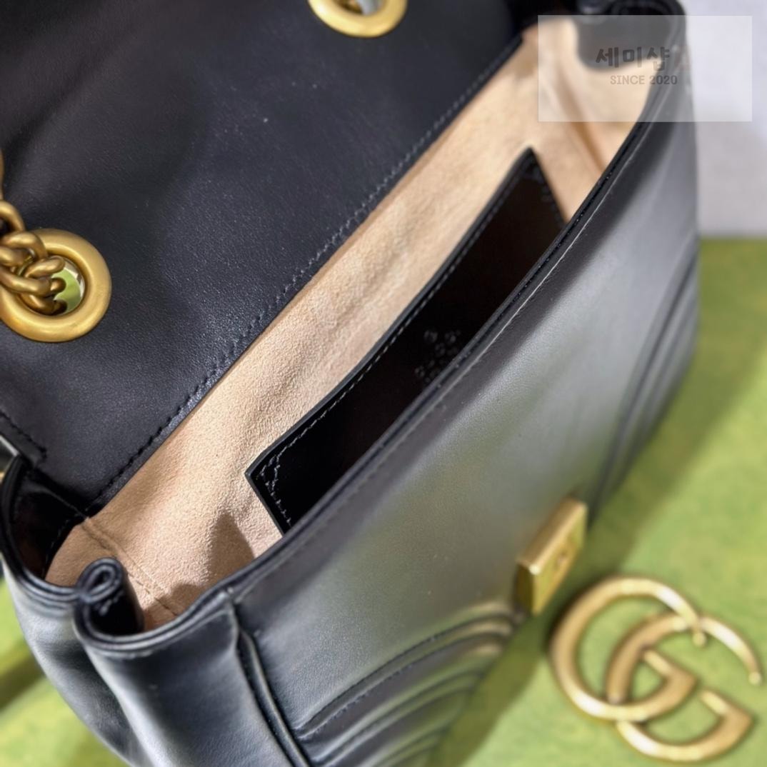 Gucci Gucci Marmont Matelasse Mini Bag 13번 이미지
