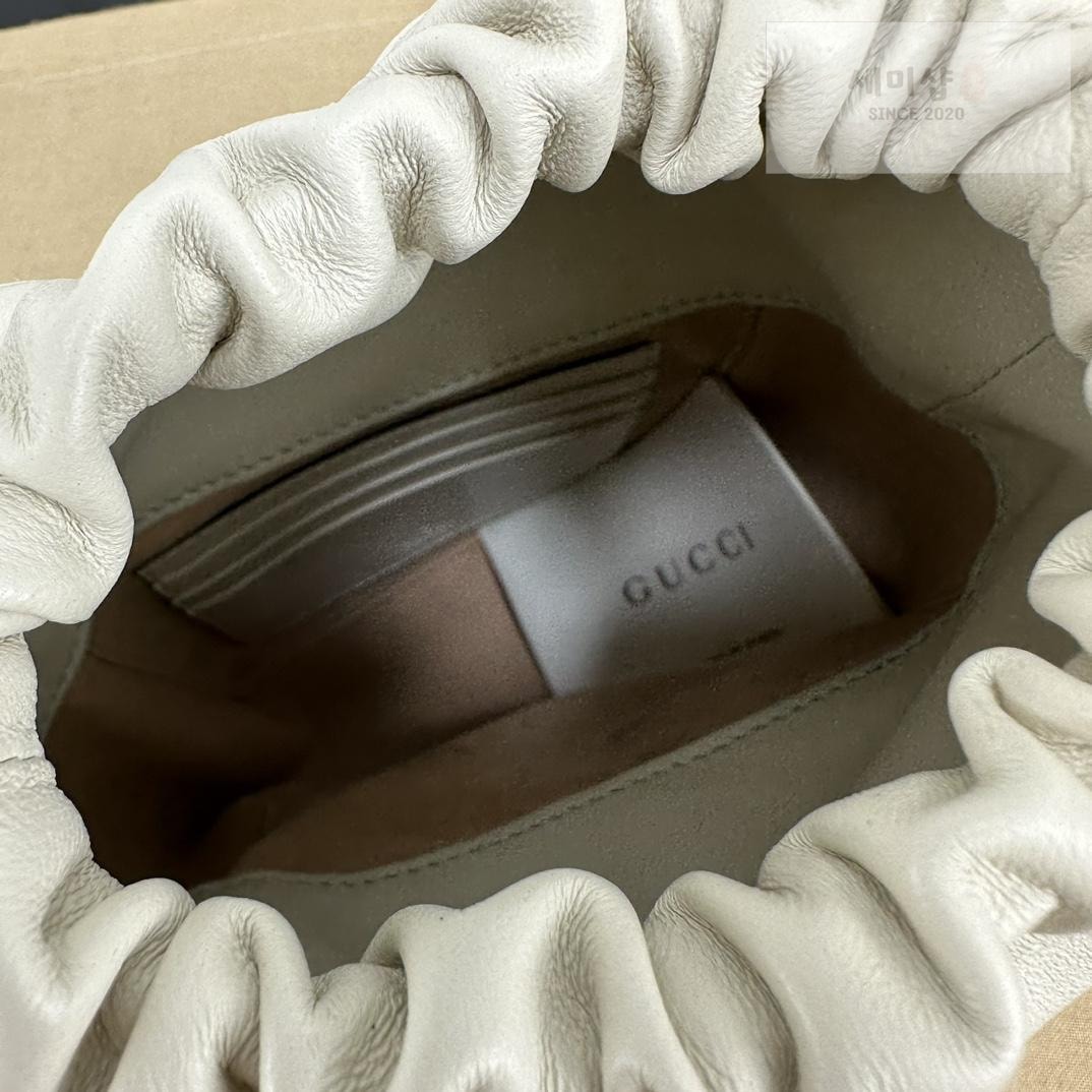 Gucci Gucci Marmont Mini Bucket Bag 7번 이미지