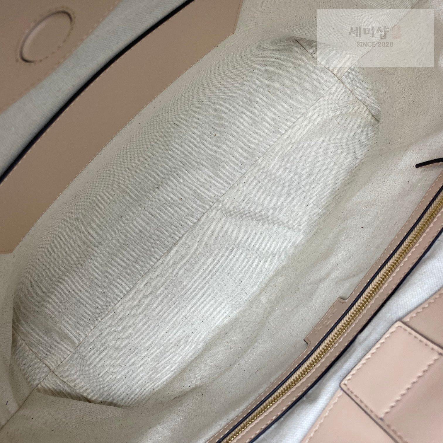 Gucci Gucci Matelasse Leather Tote Bag 16번 이미지