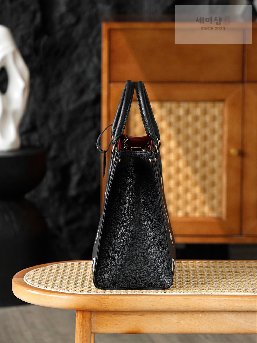 루이비통 루이비통 온더고 MM 바이컬러 앙프렝뜨 블랙 바이컬러 Bag 3번 이미지